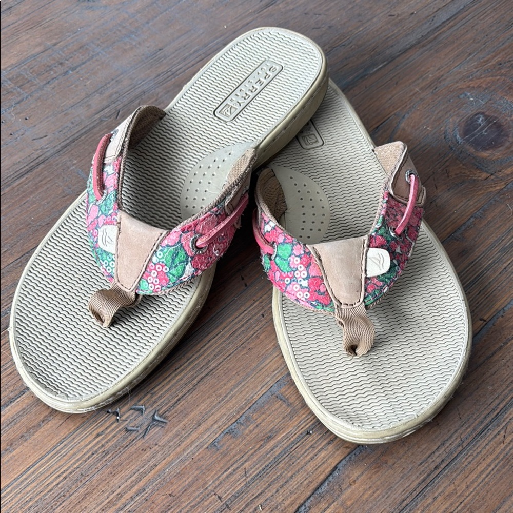 Sperry Top-Sider size 9 floral sequin sandals